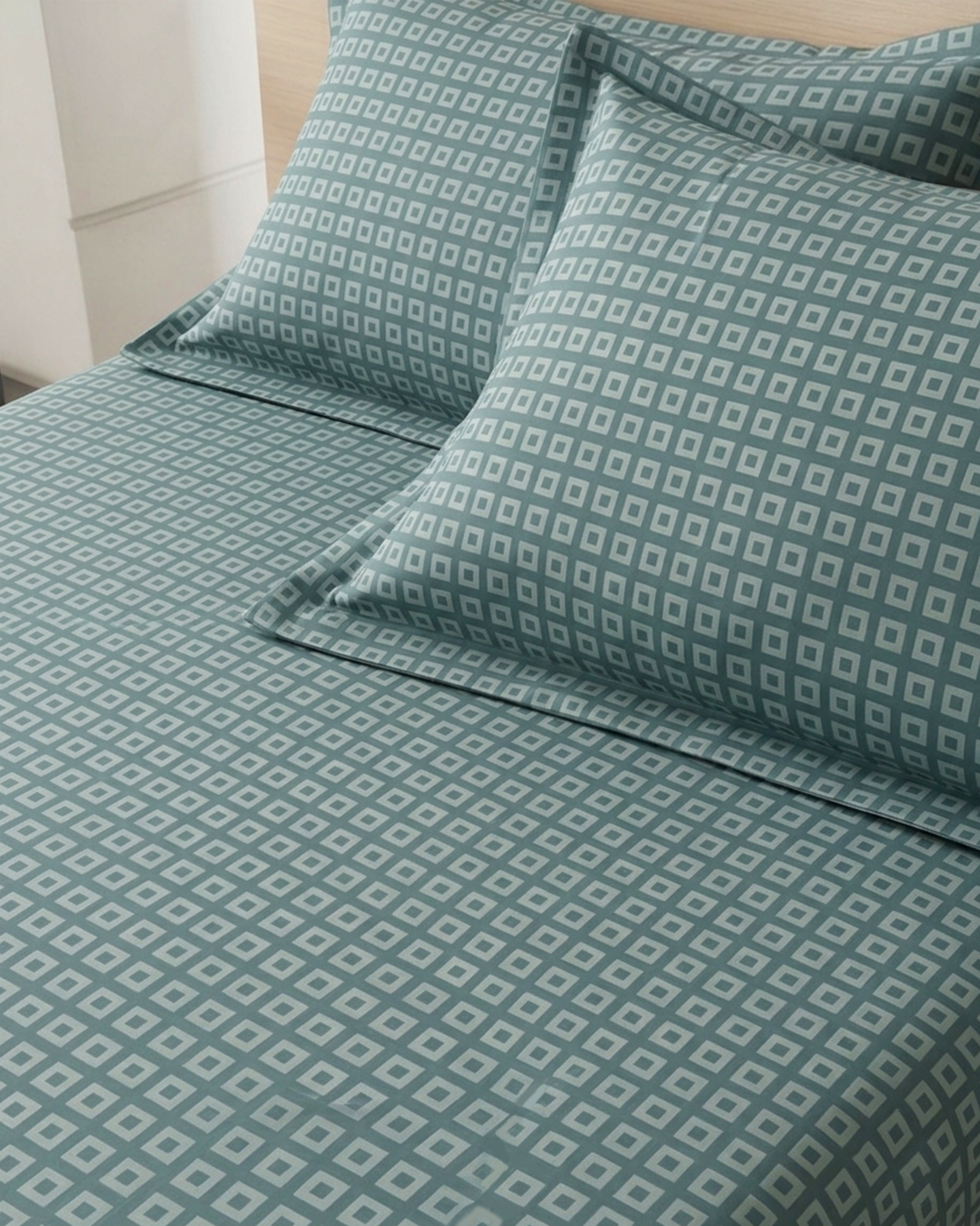 Fantasy Fitted Bed Sheet - Leaf Grid