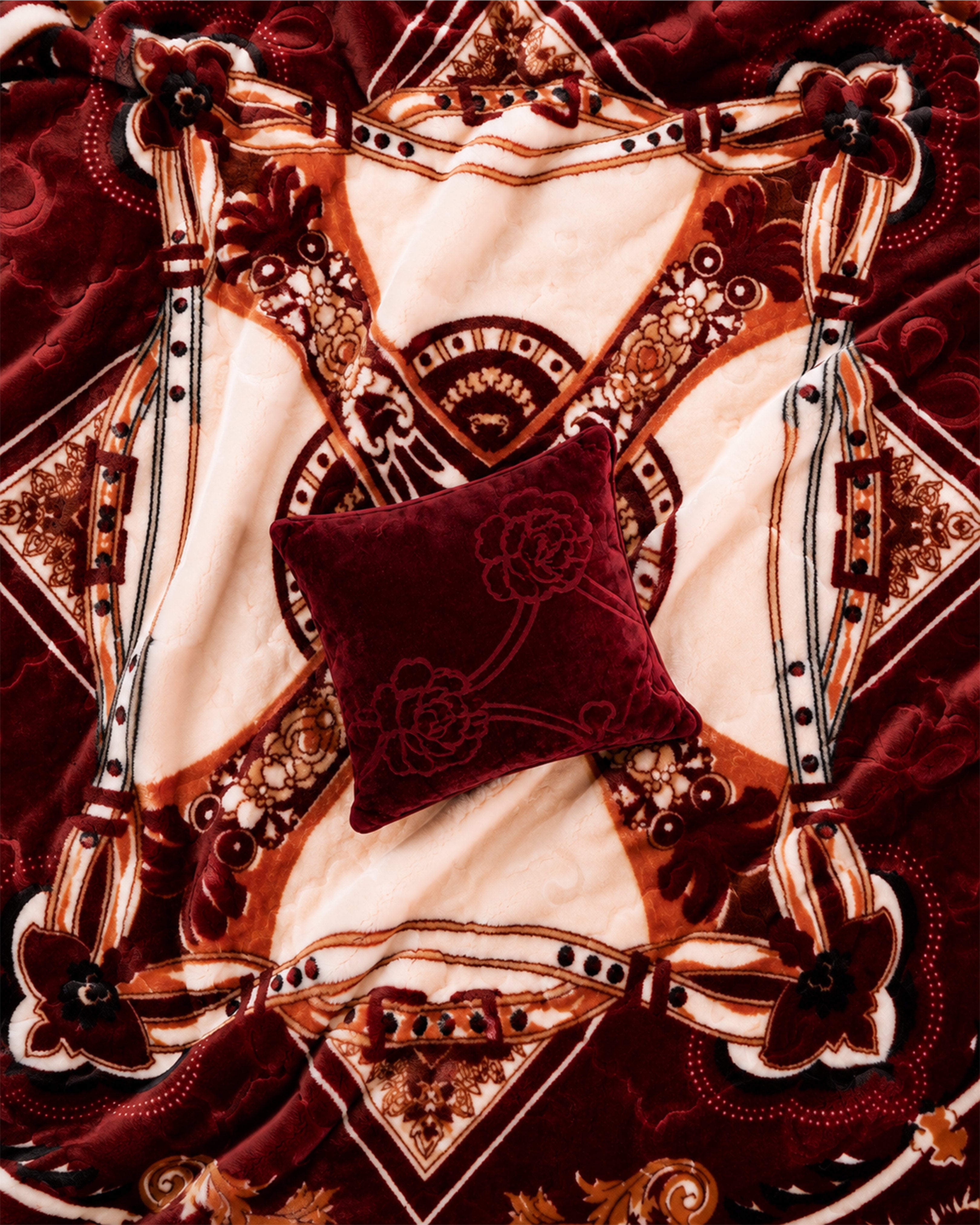 Arzoo Cloudy Bridal Bed Set 7 Pcs - Claret