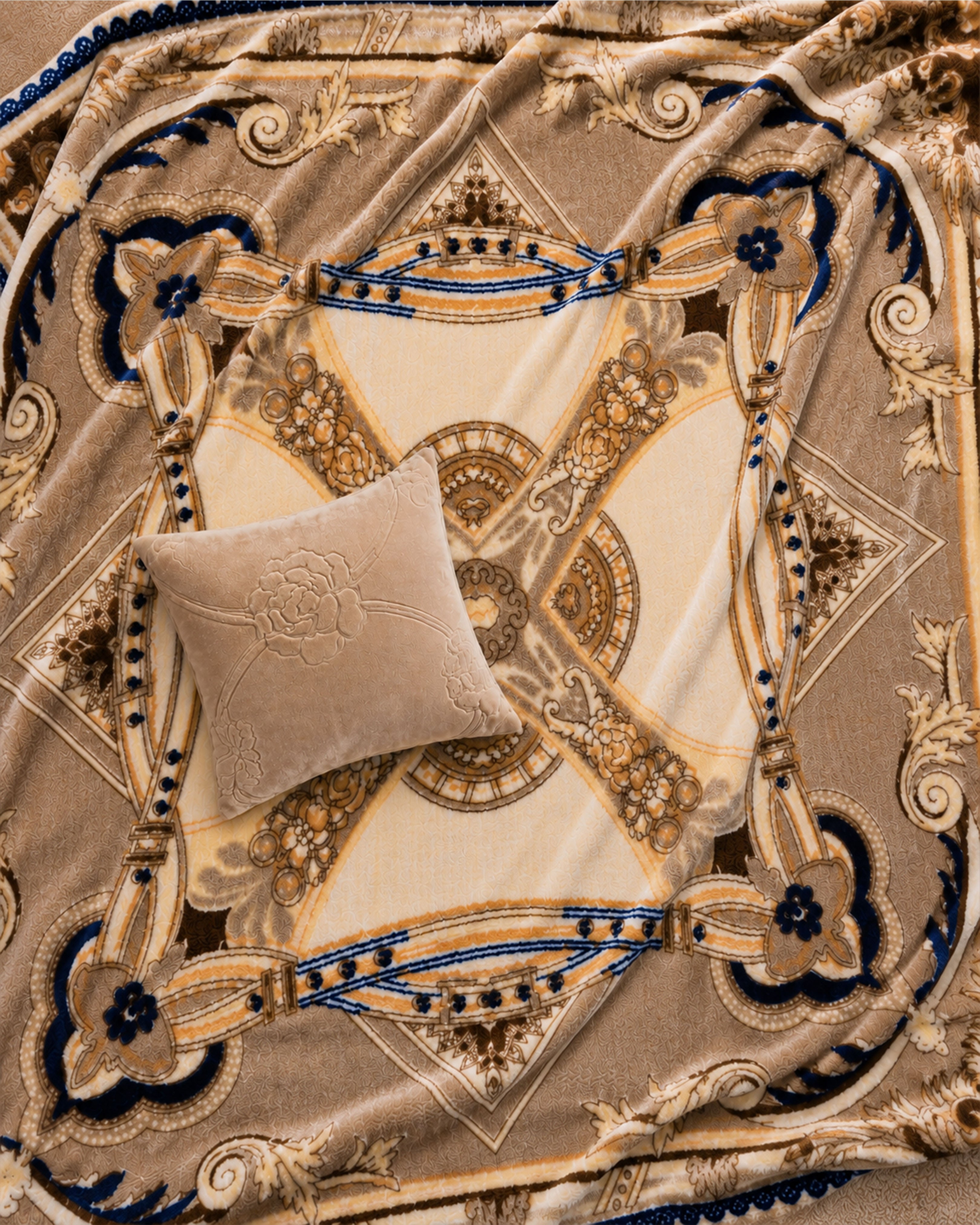 Arzoo Cloudy Bridal Bed Set 7 Pcs - Cream