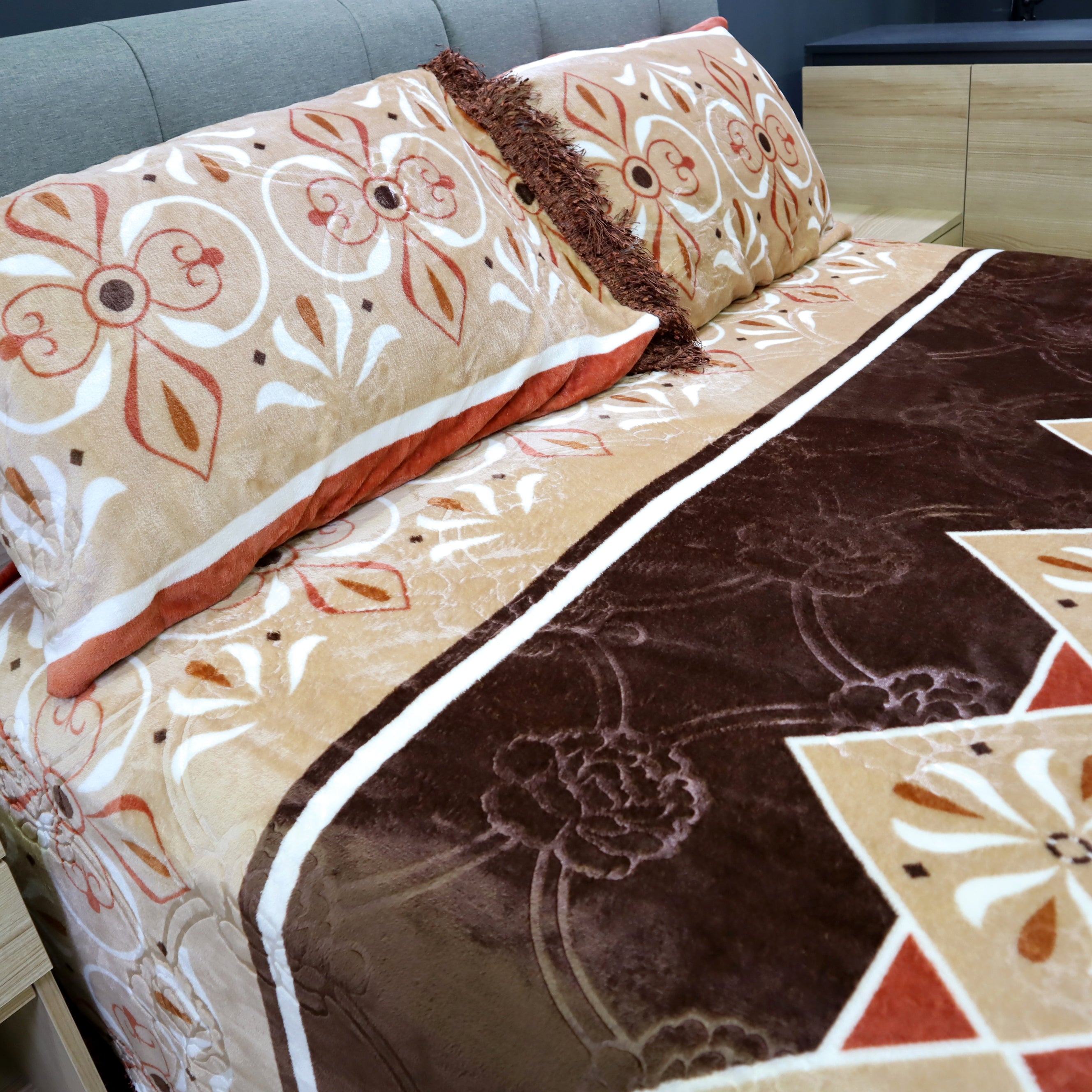 Fluffy 3 Pieces Bed Set- Orange and Brown